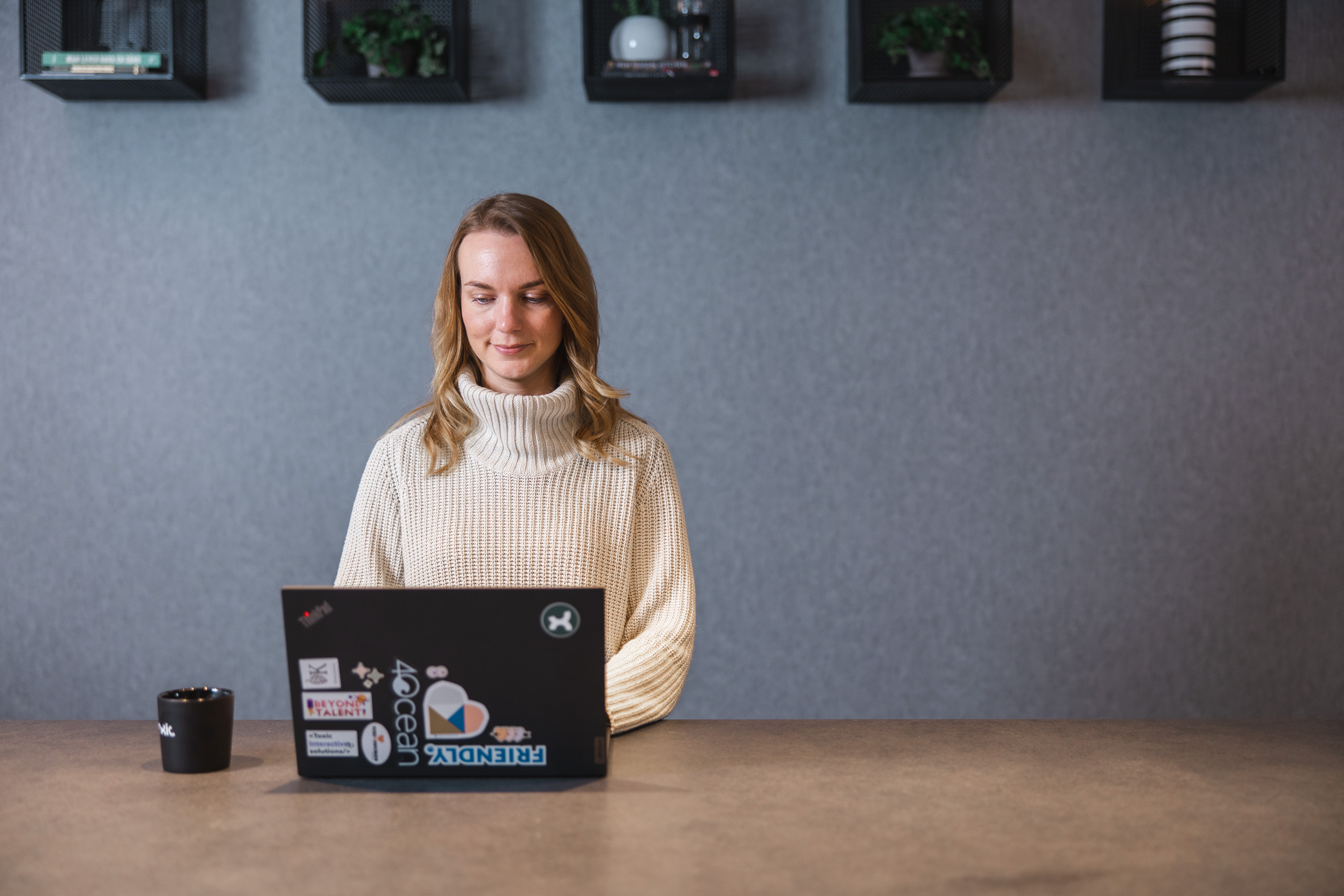 Toxic Julia Randau 5