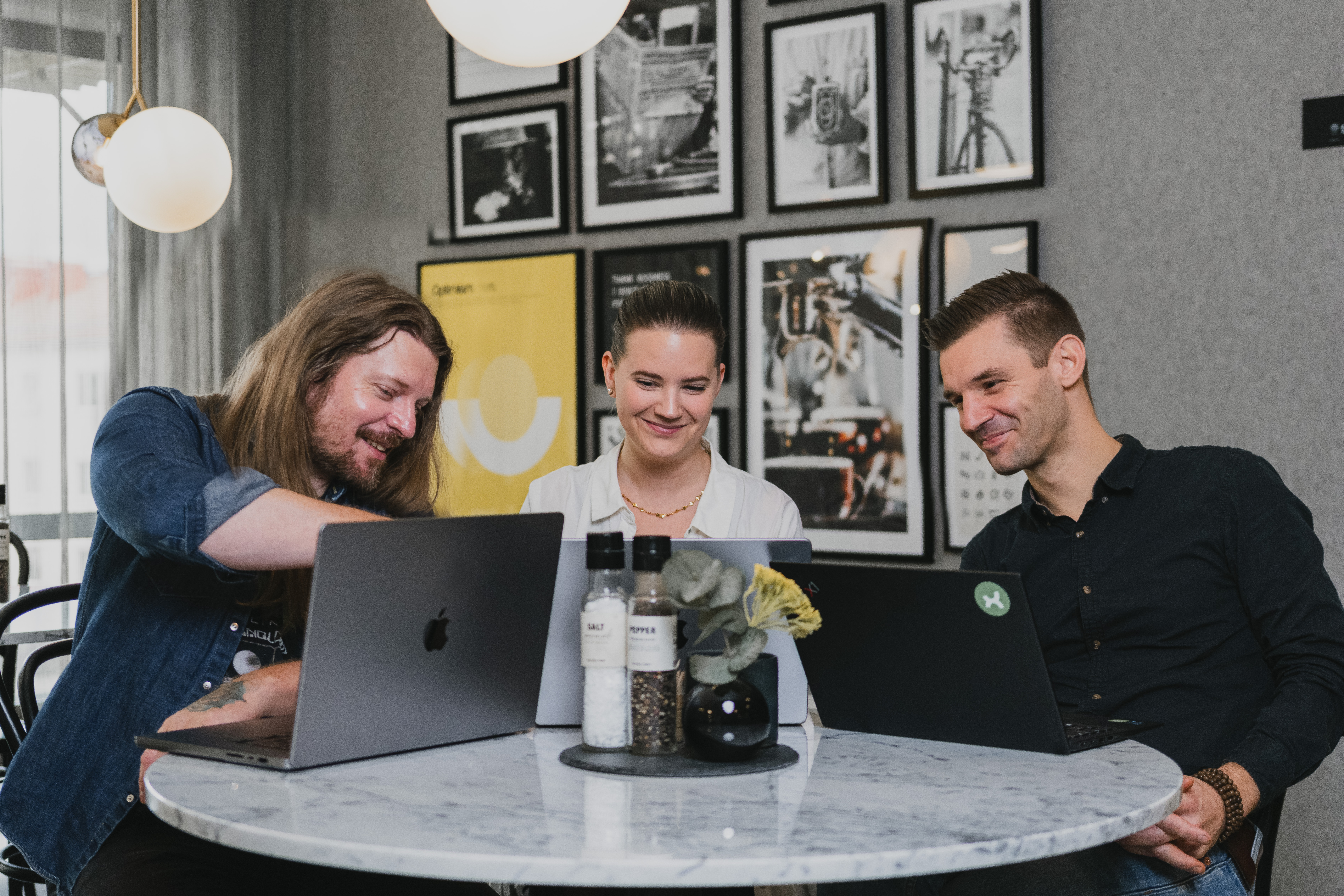 Tre Nya Kollegor Hero 1